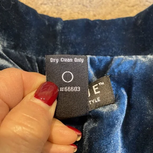 Dialogue Blue Velvet Blazer - Picture 14 of 14